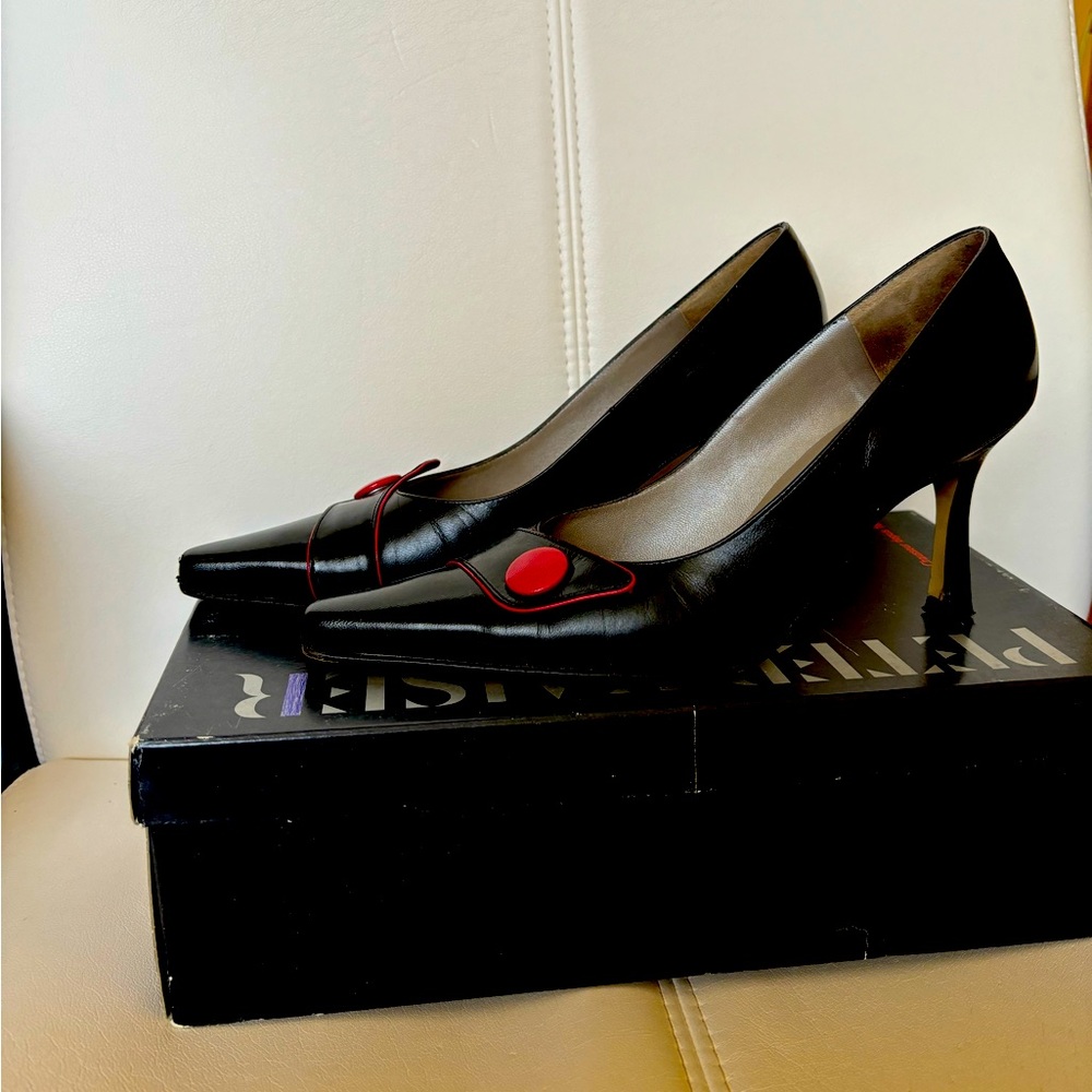 Pointy toe heels
